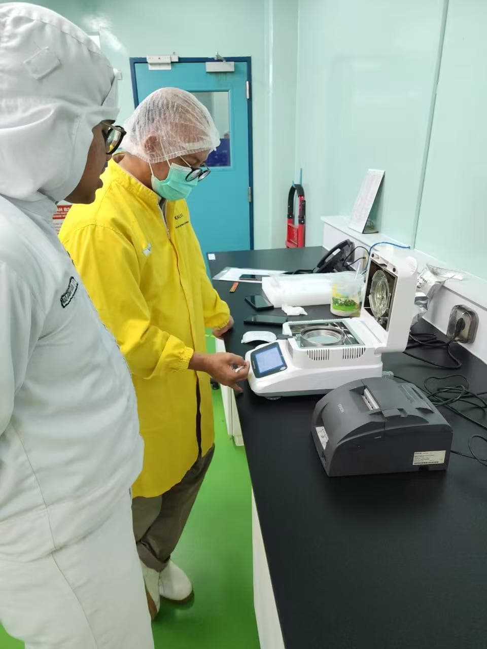 AL-1201 halogen moisture analyzer used for laboratory reference testing and calibration