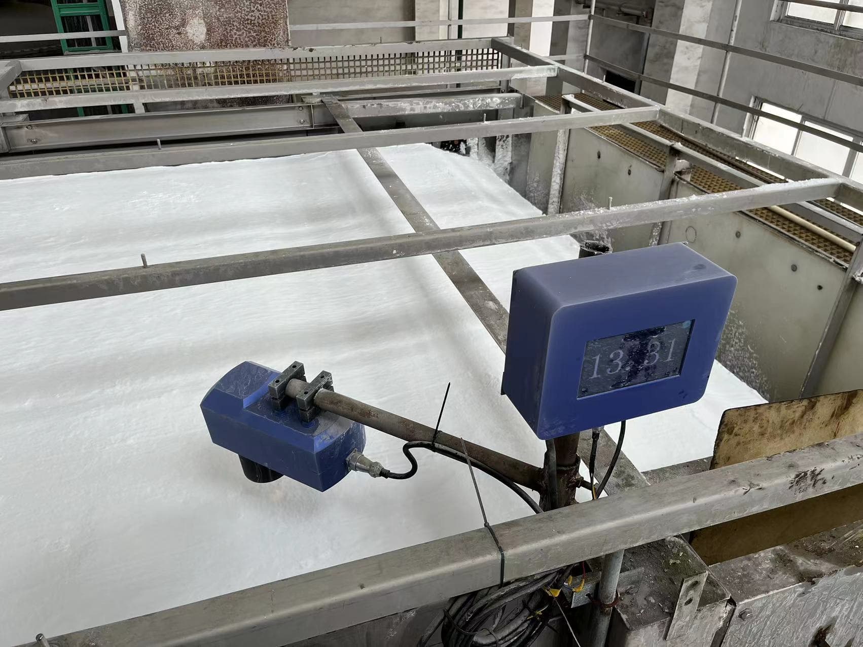 ALZRO online NIR moisture analyzer — Soda Ash